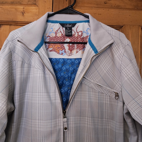 Men's Stylish Gray Plaid Jacket With Detailed Lining - Picture 3 of 11